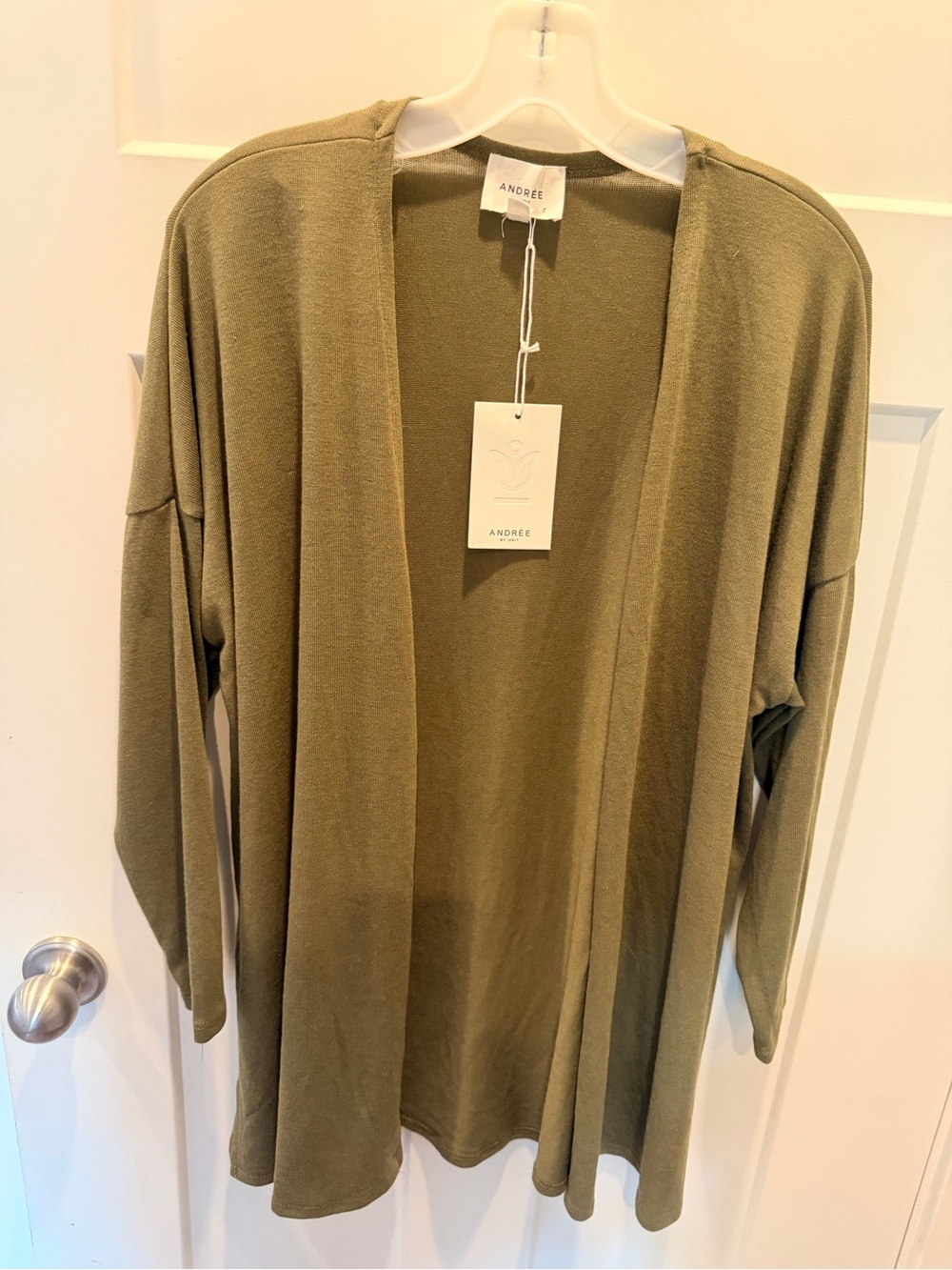 NWT Andrée by Unit Small Olive Green Open Front Cardigan Duster Boutique Sweater